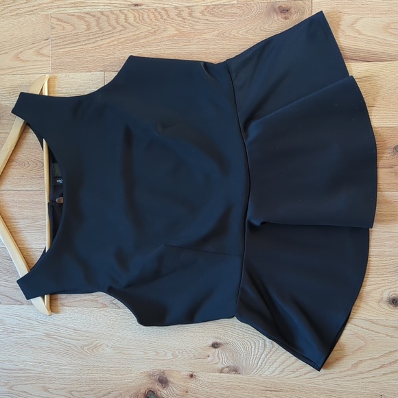 Bisou Bisou. Black Short Sleeve Peplum Top. Size XL. - Picture 4 of 10